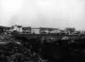 Levins hus til venstre. Foto 1898.