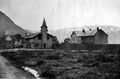 Grønnskolen til h. 2.byggetrinn vestre fløy. Foto: ca. 1905.
